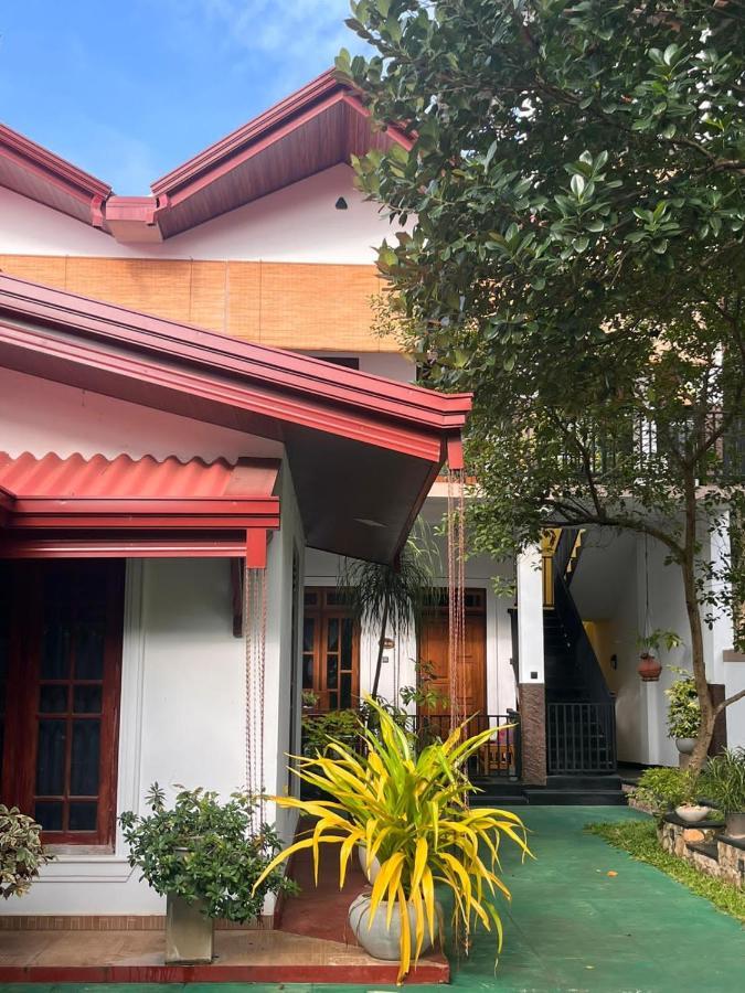 Ceylonima Home Stay Anuradhapura Bagian luar foto