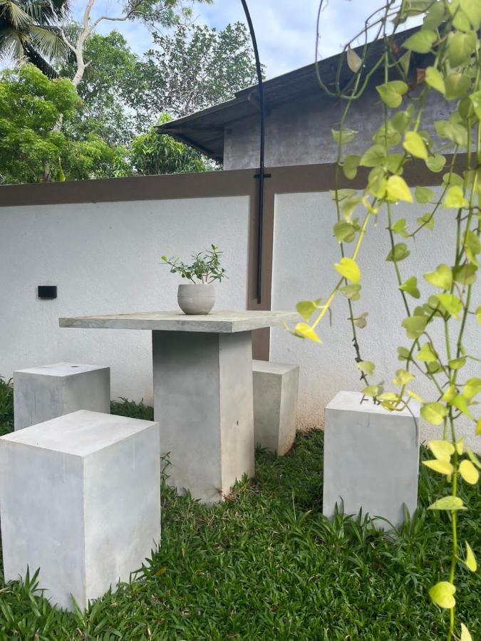 Ceylonima Home Stay Anuradhapura Bagian luar foto