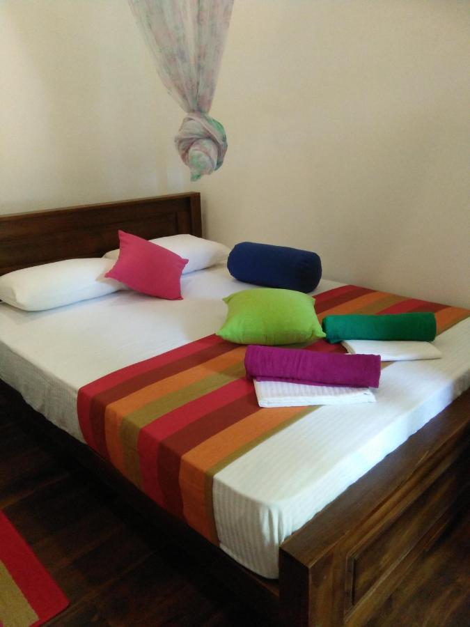 Ceylonima Home Stay Anuradhapura Bagian luar foto